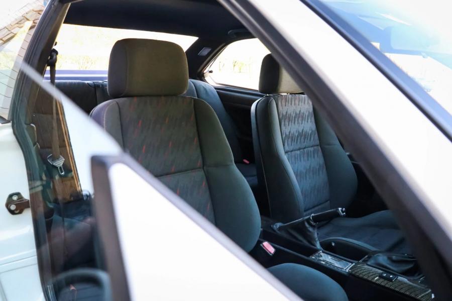 Интерьер BMW M3 Lightweight (E36) 1995 года  (US) (фото 43 из 58)